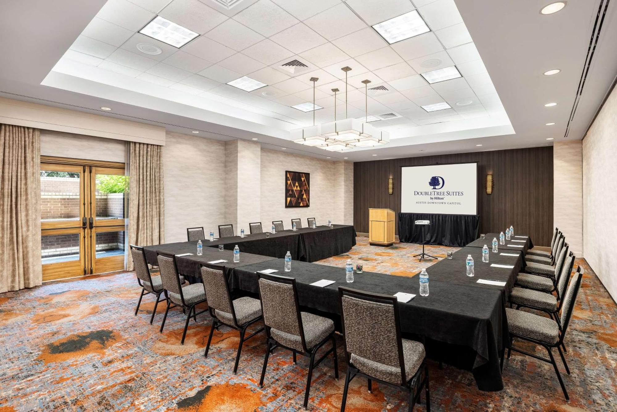 Doubletree Suites By Hilton Austin Downtown Capitol Экстерьер фото